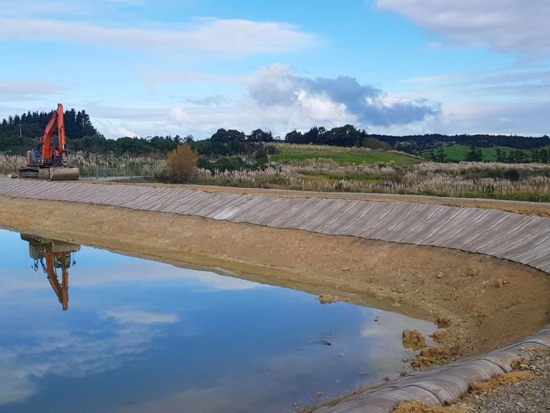 pond-bank-erosion-concrete-canvas-case-study-1690X831-img1