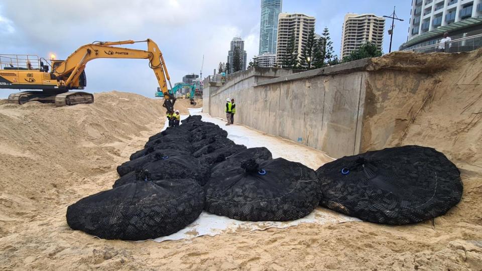 aquarockbag-restores-surfers-paradise-beach-after-cyclone-alfred-case-study-1690X831px
