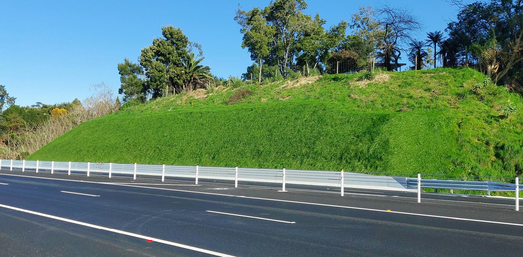 securing-a-steep-slope-on-the-waikato-expressway-with-geoweb-casestudy-jun23-img1