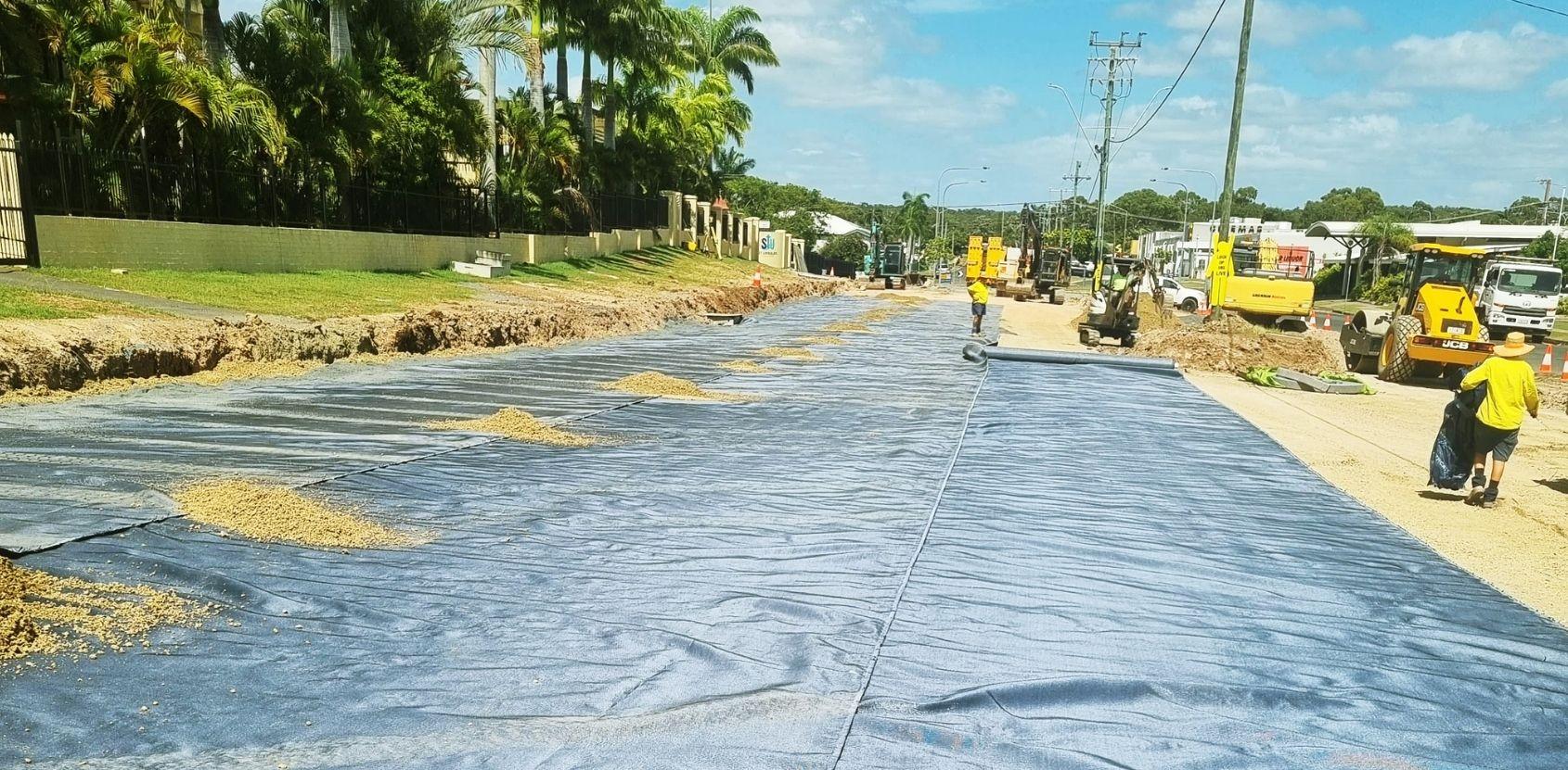 moisture-control-geotextile-reinforces-queen-street-pavement